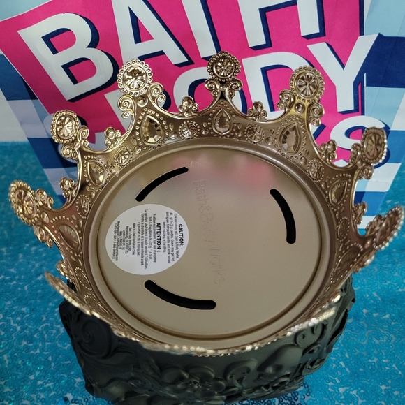 Bath and Body Skull Crown Candle Holder NEW - Picture 5 of 5